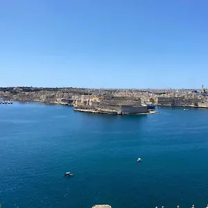 Superb 3 Bedroom In Apartment Valletta